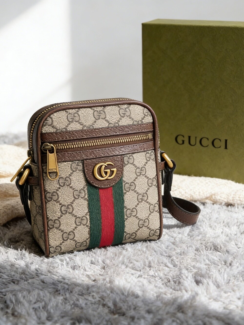 Gucci Ophidia GG Supreme Small Shoulder Bag